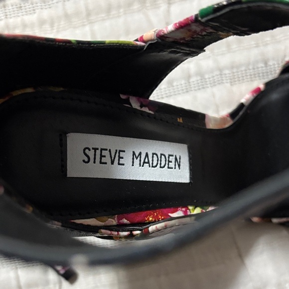 Steve Madden Black Floral Heels - Picture 10 of 11